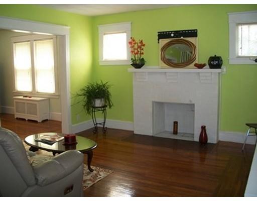 89 Shamrock St, Springfield, MA 01108 photo 4