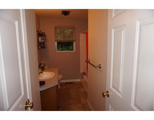 3 Gates Rd, Worcester, MA 01603 photo 6
