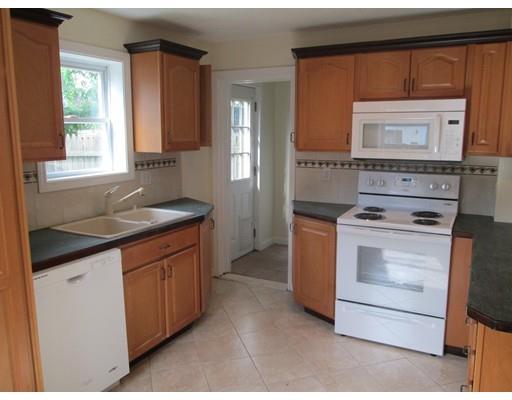 51 Crescent St, Lowell, MA 01851 photo 4