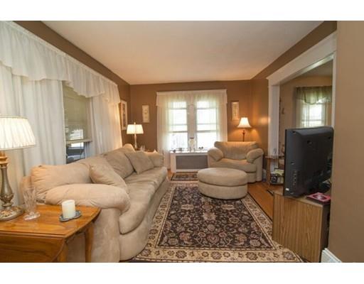 75 Penrose St, Springfield, MA 01109 photo 4