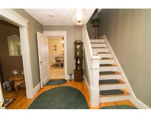 75 Penrose St, Springfield, MA 01109 photo 2