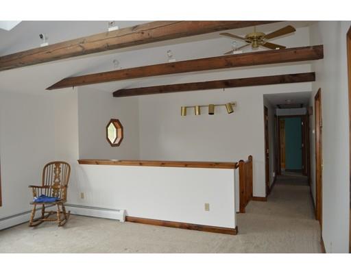 8 Quaker Rd, Jefferson, MA 01522 photo 3