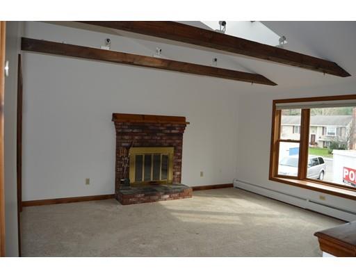 8 Quaker Rd, Jefferson, MA 01522 photo 2