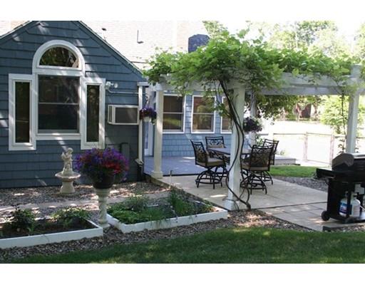 105 Salem St, Reading, MA 01867 photo 4