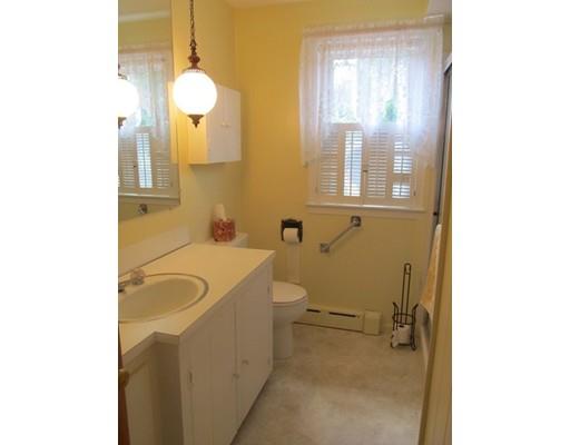 75 Quartus St, Chicopee, MA 01013 photo 11