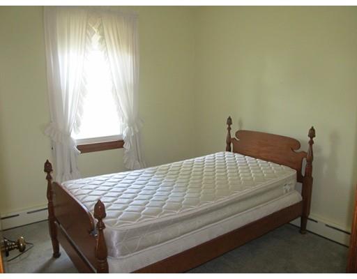 75 Quartus St, Chicopee, MA 01013 photo 10