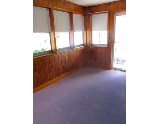 75 Quartus St, Chicopee, MA 01013 photo 3