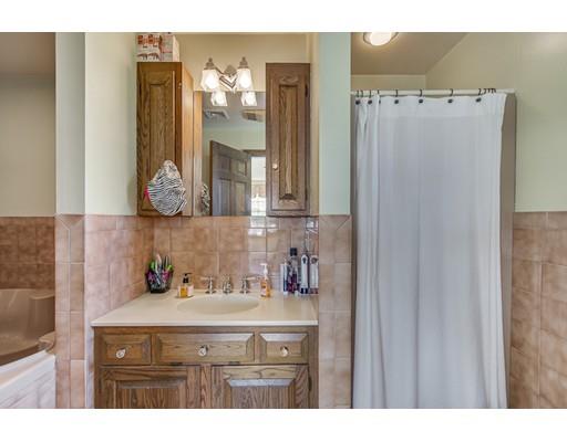 35 Bates St, Danvers, MA 01923 photo 14