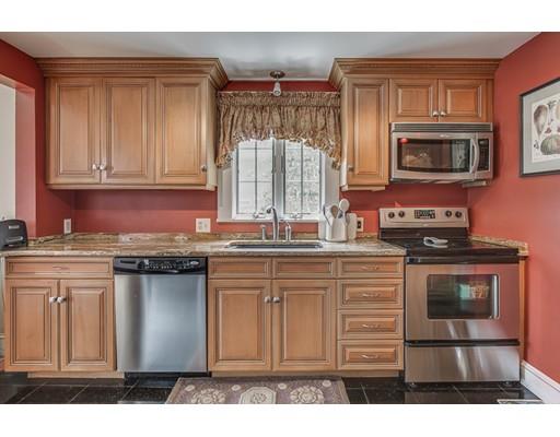 35 Bates St, Danvers, MA 01923 photo 5
