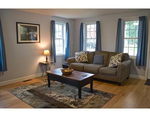 33 Elm St, Georgetown, MA 01833 photo 3