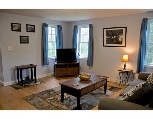 33 Elm St, Georgetown, MA 01833 photo 4