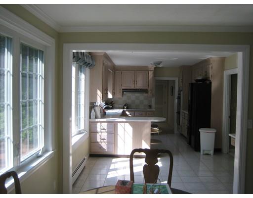 122 Richardson Dr, Needham, MA 02492 photo 5