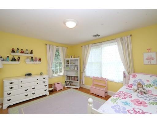 77 Woodledge Rd, Needham, MA 02492 photo 12