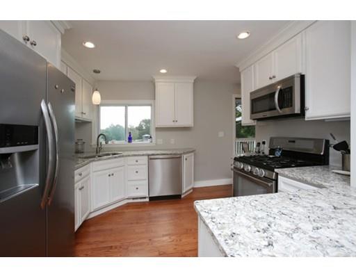 9 Mead St, Danvers, MA 01923 photo 3