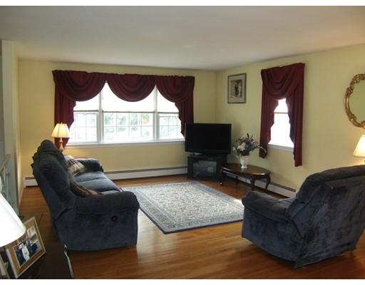 19 Walnut St, Danvers, MA 01923 photo 4