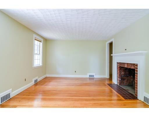 8 Rolling Ln, Natick, MA 01760 photo 5