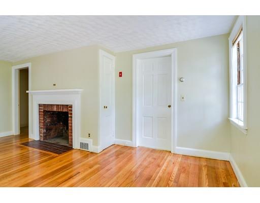 8 Rolling Ln, Natick, MA 01760 photo 4
