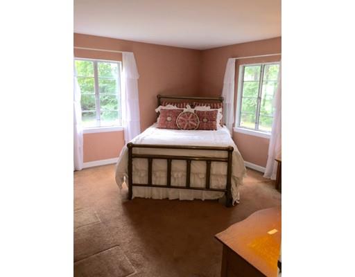 10 Ridgeway Cir, Springfield, MA 01118 photo 10