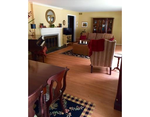 10 Ridgeway Cir, Springfield, MA 01118 photo 6