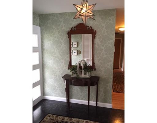 10 Ridgeway Cir, Springfield, MA 01118 photo 3