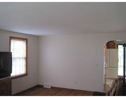193 Westbrook Dr, Springfield, MA 01129 photo 11