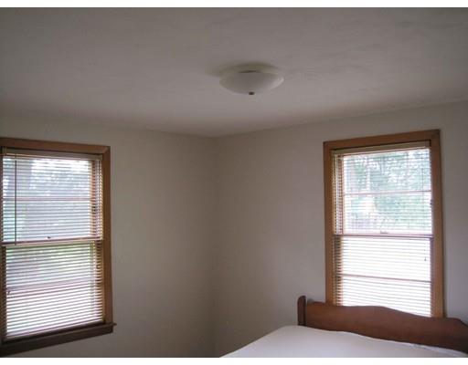 193 Westbrook Dr, Springfield, MA 01129 photo 9