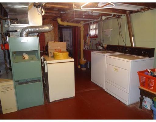 86 Merida St, Springfield, MA 01104 photo 10