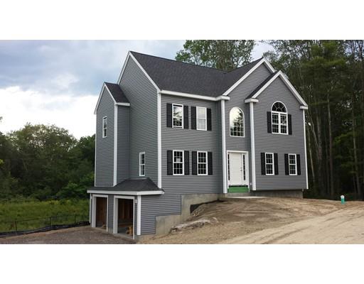 86 Queens Cir, Raynham, MA 02767 photo 2