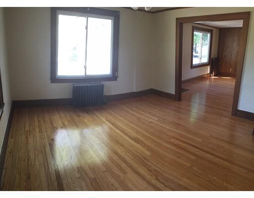 33 Worthy St, Springfield, MA 01104 photo 4