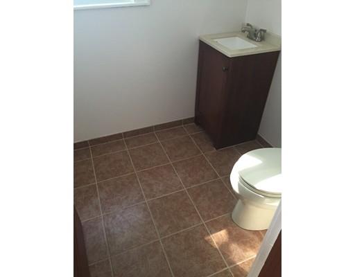 33 Worthy St, Springfield, MA 01104 photo 6