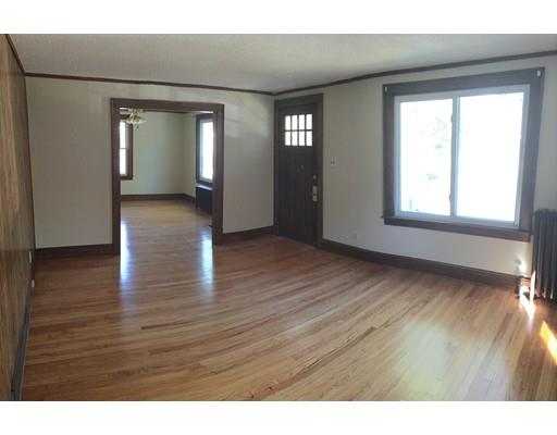 33 Worthy St, Springfield, MA 01104 photo 3
