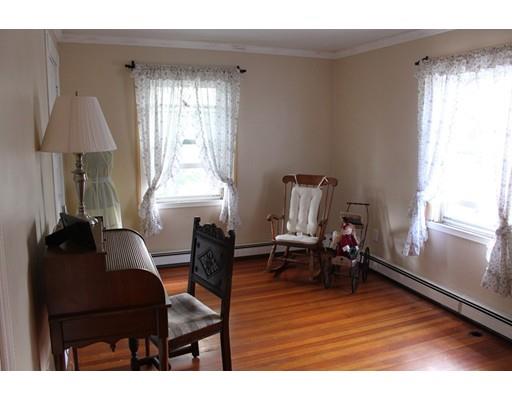 17 E Bacon St, Plainville, MA 02762 photo 18