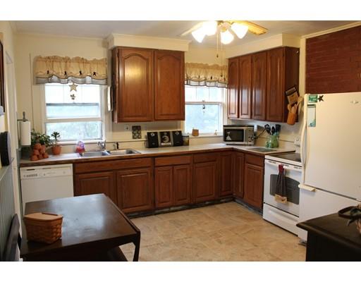 17 E Bacon St, Plainville, MA 02762 photo 9