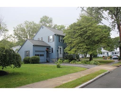 8 Hampton Rd, Stoneham, MA 02180 photo 2