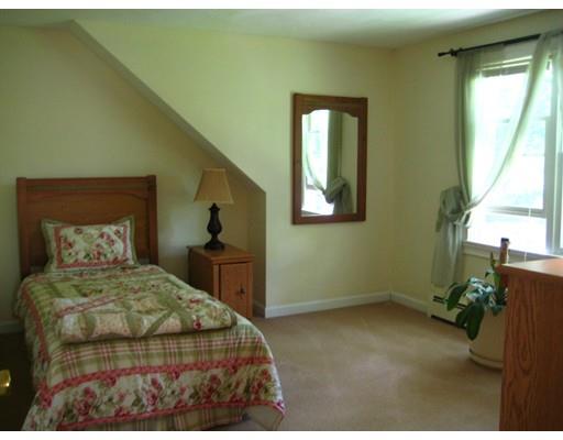 17 Mockingbird Ln, Maynard, MA 01754 photo 9