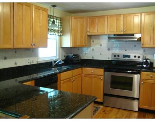 17 Mockingbird Ln, Maynard, MA 01754 photo 2