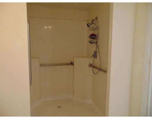 75 Kingsley St, Springfield, MA 01104 photo 8