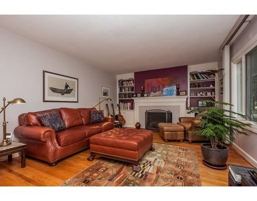 730 Plumtree Rd, Springfield, MA 01118 photo 3