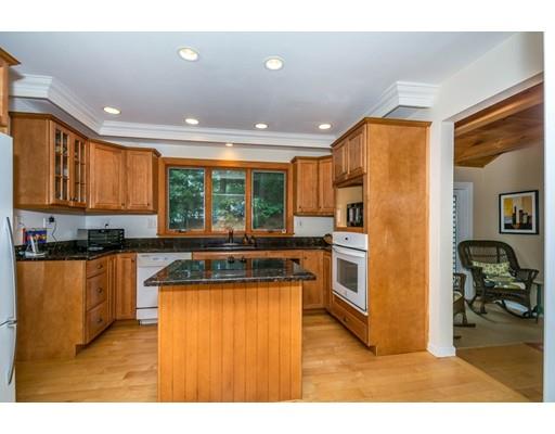 133 Wakefield St, Reading, MA 01867 photo 4
