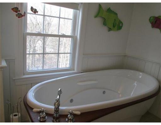 13 Warwick Rd, Gardner, MA 01440 photo 5