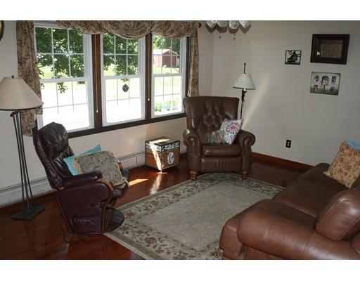 54 Campbell Dr, Easthampton, MA 01027 photo 3