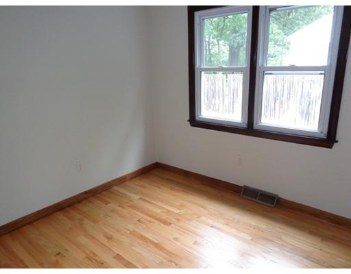 111 Leatherleaf Dr, Springfield, MA 01109 photo 5
