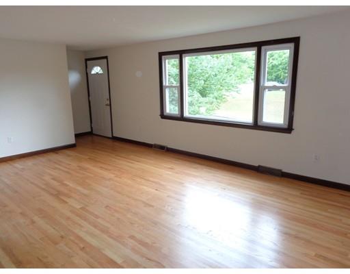 111 Leatherleaf Dr, Springfield, MA 01109 photo 3