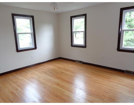 111 Leatherleaf Dr, Springfield, MA 01109 photo 7