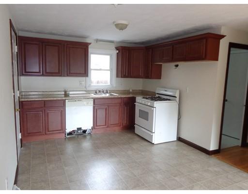 111 Leatherleaf Dr, Springfield, MA 01109 photo 2