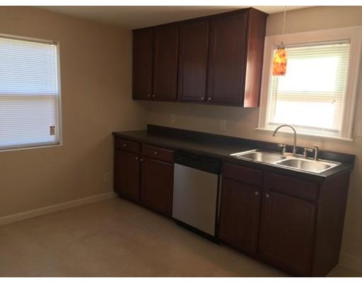 236 Laurelton St, Springfield, MA 01109 photo 4
