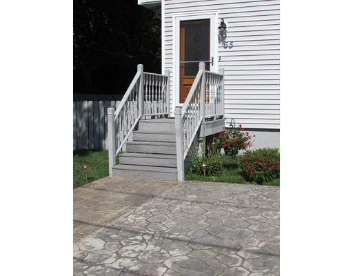 65 Bruce St, Springfield, MA 01119 photo 3