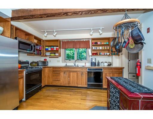 65 Temple St, Reading, MA 01867 photo 15