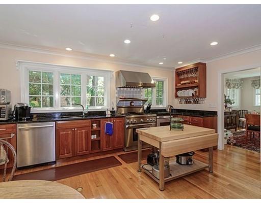 416 Clinton Rd, Brookline, MA 02445 photo 9