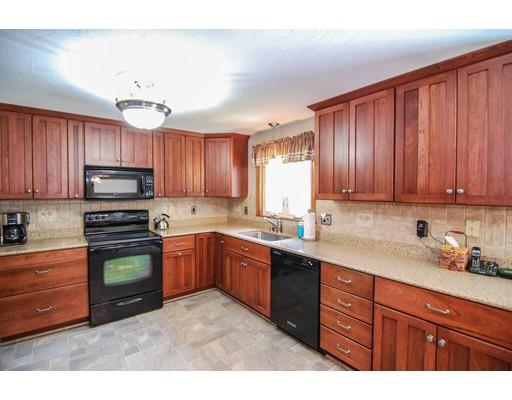 3 Marks Way, Sutton, MA 01590 photo 4